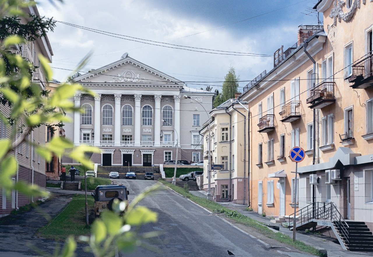 Историко-краеведческий музей, Новоуральский театр кукол, дом кузнеца Кириллова, поселок Кунара, Сергей Кириллов, озеро Таватуй, Святые источники село Тарасково, скала Висячий камень, Бунарские идолы, Малый Бунар, Новоуральск, Свердловская область, атомная промышленность Урал, Средний Урал, города Урала, история Урала, Березовский завод, Уральский электрохимический комбинат, УЭХК, Свердловск-44, Верх-Нейвинск, церковь Серафима Саровского,